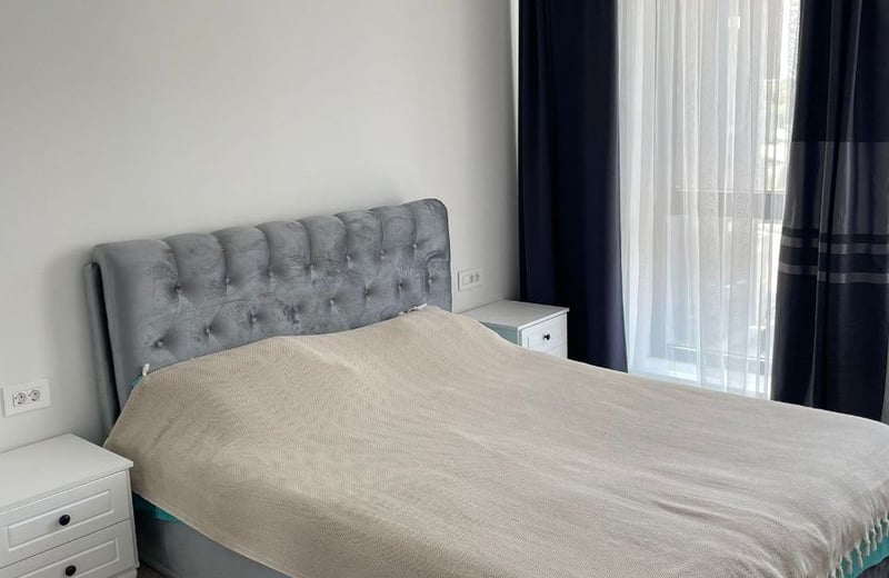 Alquiler de un espacioso apartamento amueblado de 2 habitaciones, 63 m², Constanța, Rumanía